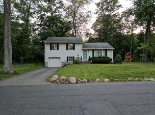 105 Chestnut Dr, Wayne, NJ 07470