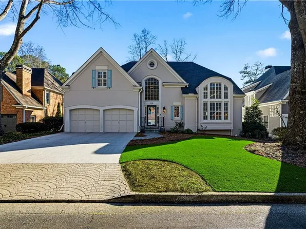 215 Woodchase Close, Sandy Springs, GA 30319
