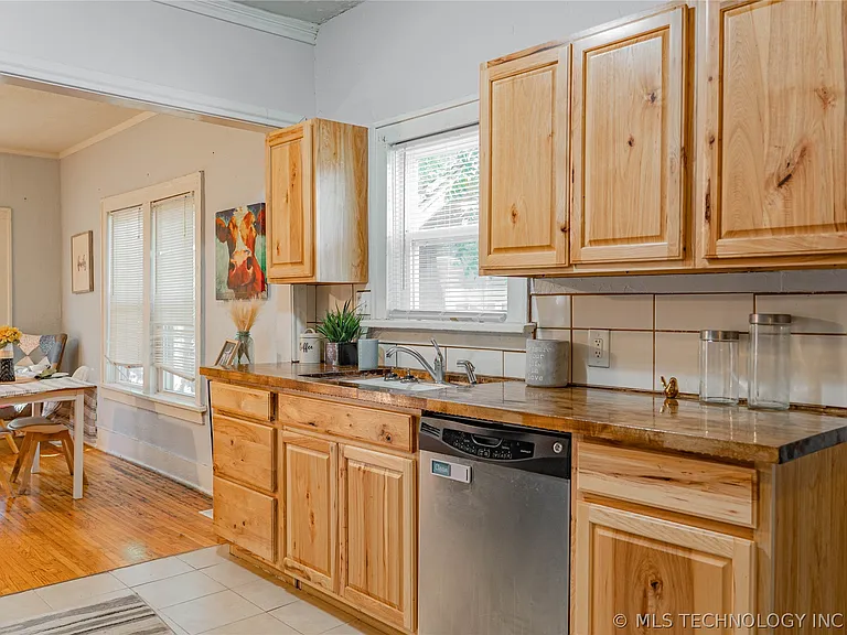 1247 N Boston Ave — Photo 11