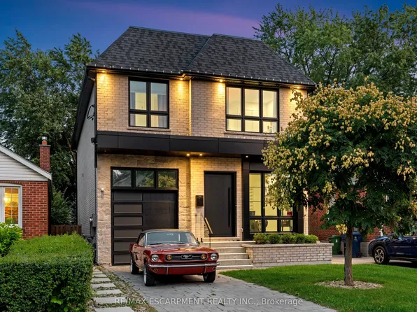 73 Elma St, Toronto, ON M8V 1X9