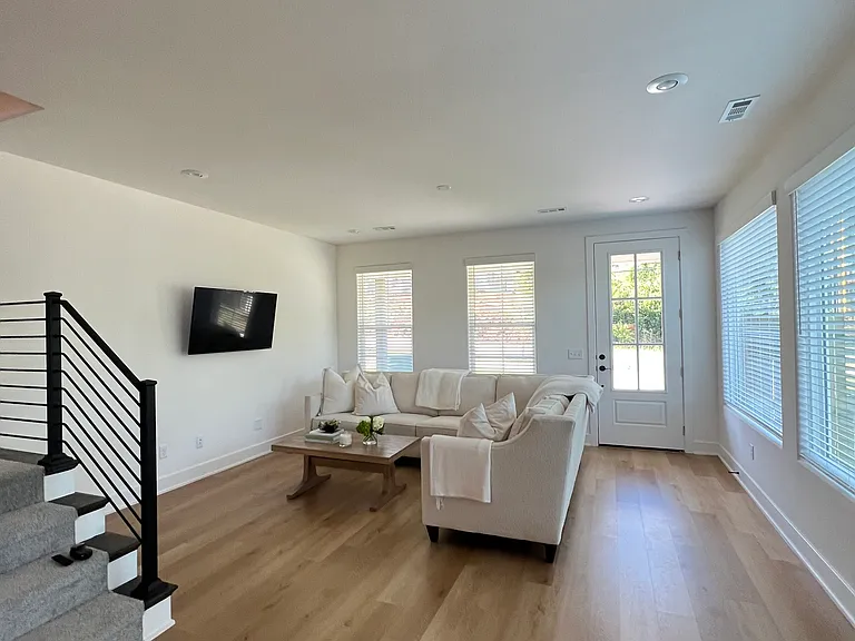 1433 E Huntsville Rd #3 — Photo 6