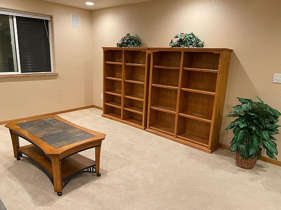 4th image of 2225 Parkview Dr