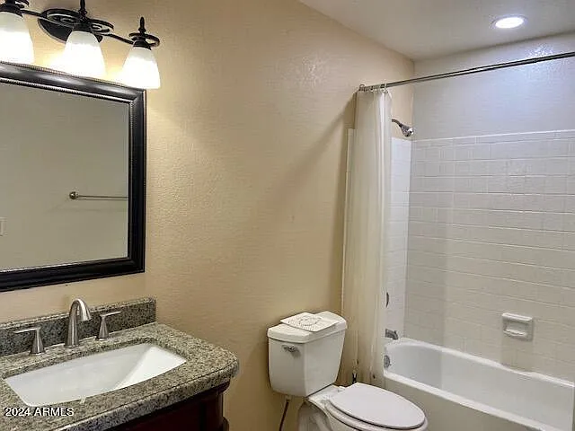 1543 N La Rosa Dr — Photo 14