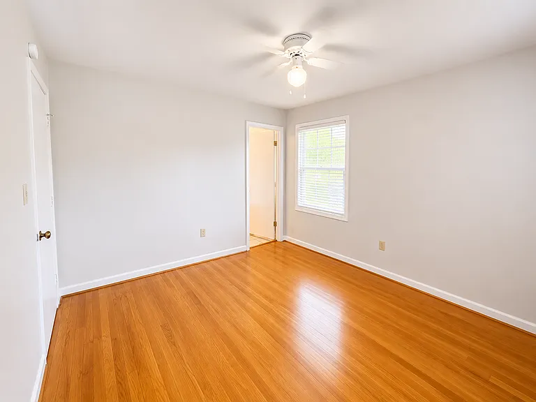 303 Rutherford Ave NW — Photo 24