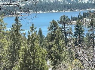 1130 Ridge Rd, Fawnskin, CA 92333