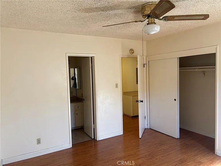 415 N 3rd St #F — Photo 13