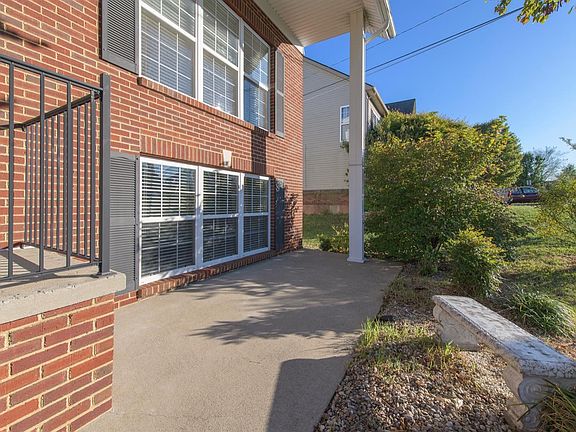 3rd image of 108 Greentree Dr