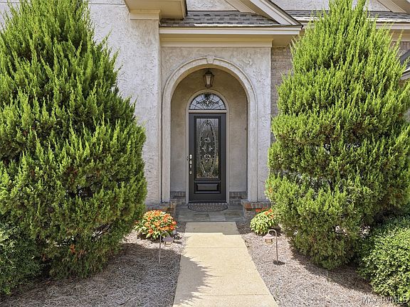 3rd image of 9648 Lochfield Dr