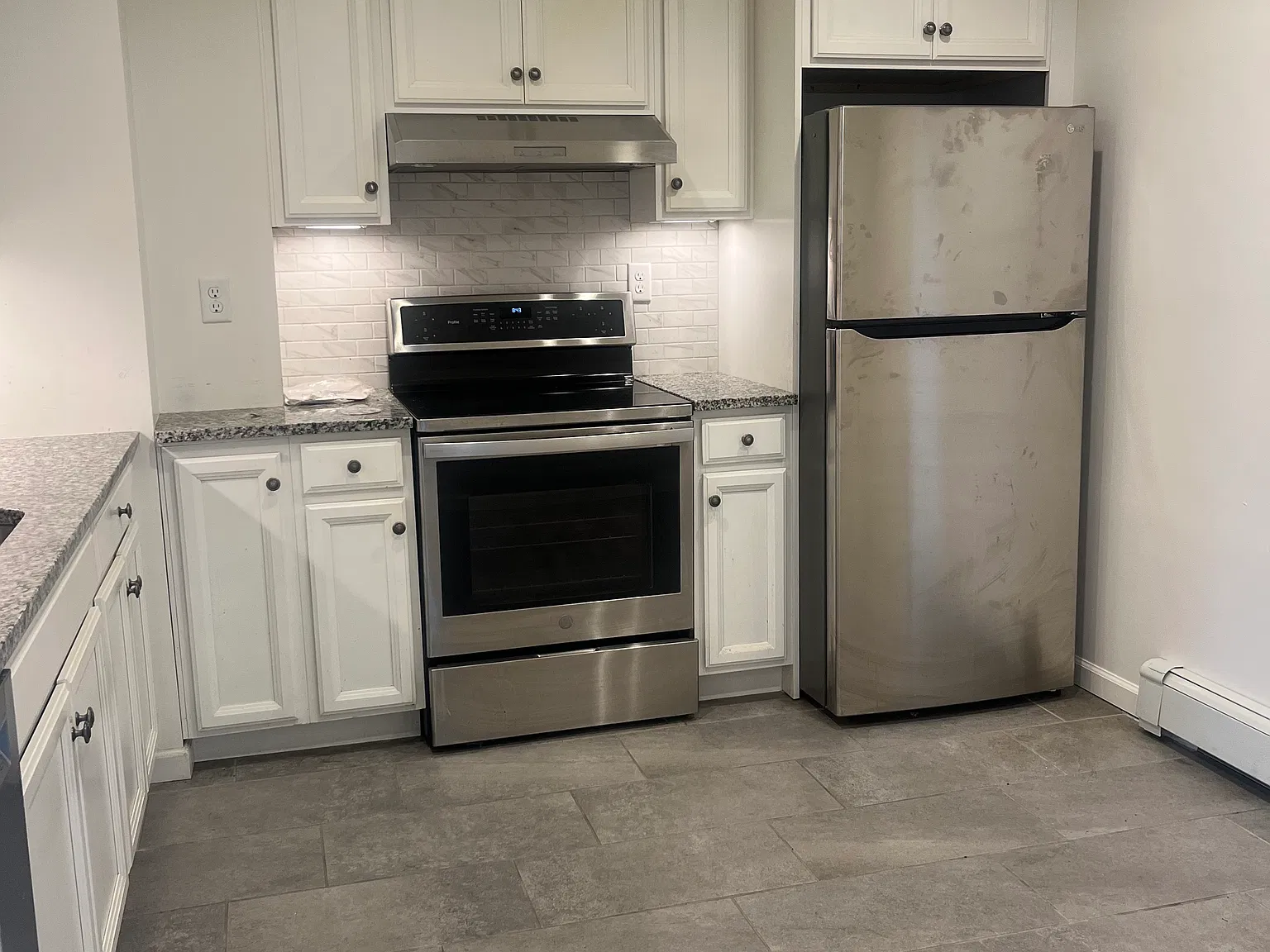 3 bed, $2,400 — Photo 2