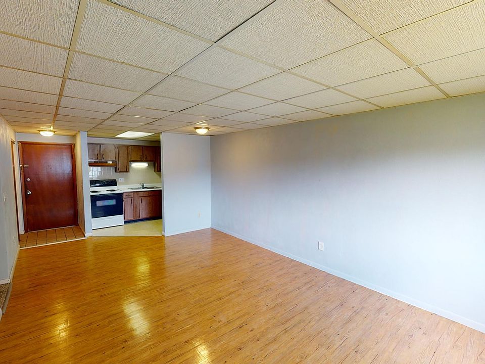 1st image of 124 Chestnut St #103
