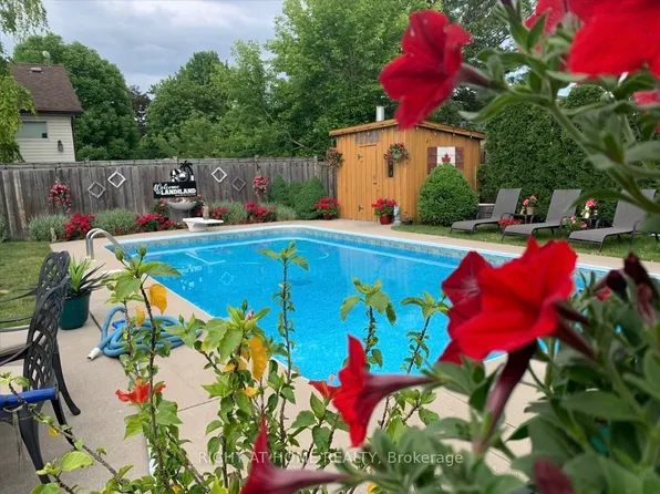 760 Willow Ave, Milton, ON L9T 3E6