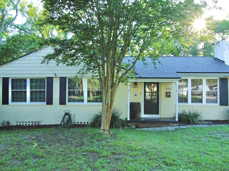 1554 Geraldine Dr — Photo 1