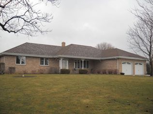 8N653 Bittersweet Ln, Elgin, IL 60124