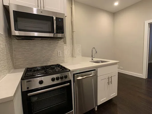 Rented by Tourma Realty LLC | media 34