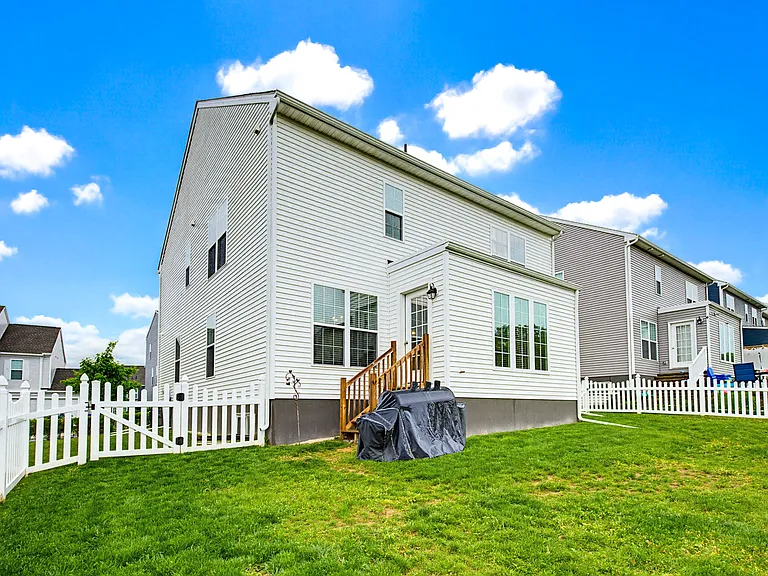 3119 Egreton Rd — Photo 38