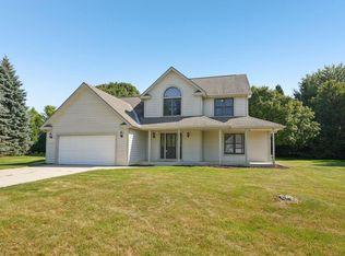 1615 Tennis Ln, Sheboygan, WI 53083