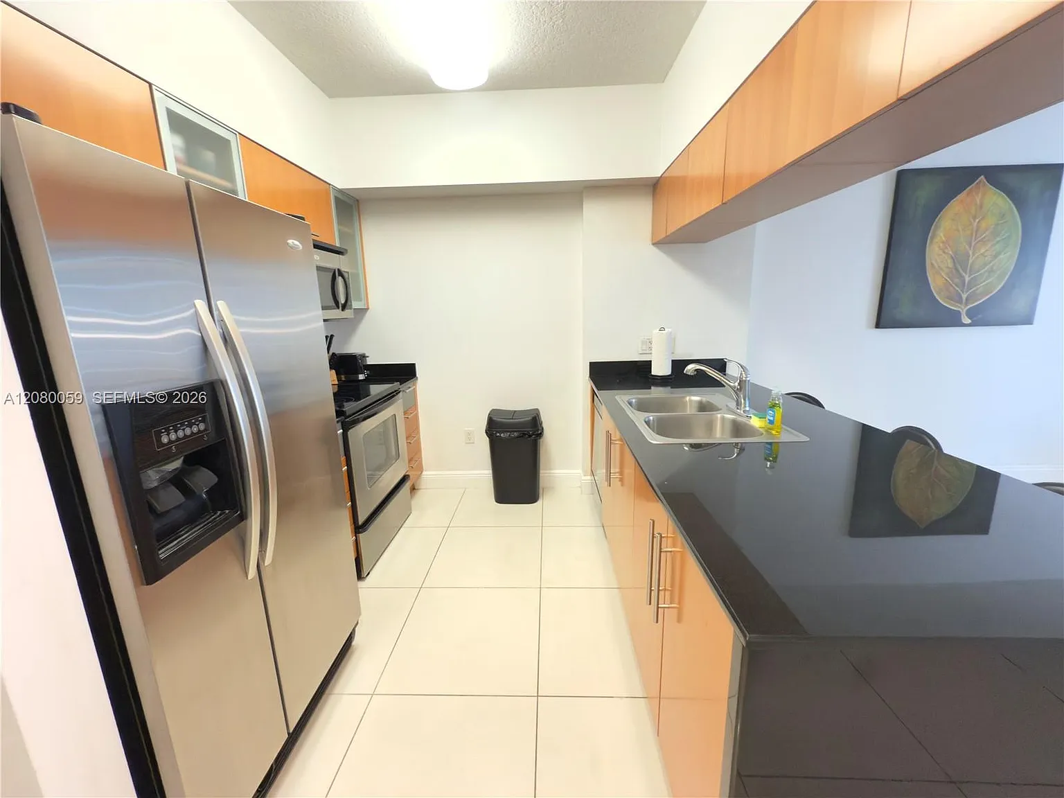 Opera Tower Condo — Photo 4