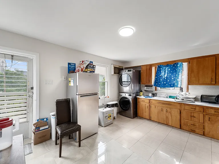 31 Leonard St #2 — Photo 4
