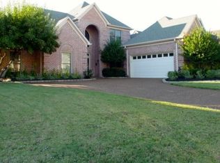 7446 Crystal Lake Dr, Cordova, TN 38016