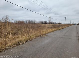 1 Xcelsior Dr, Oxford, MI 48371