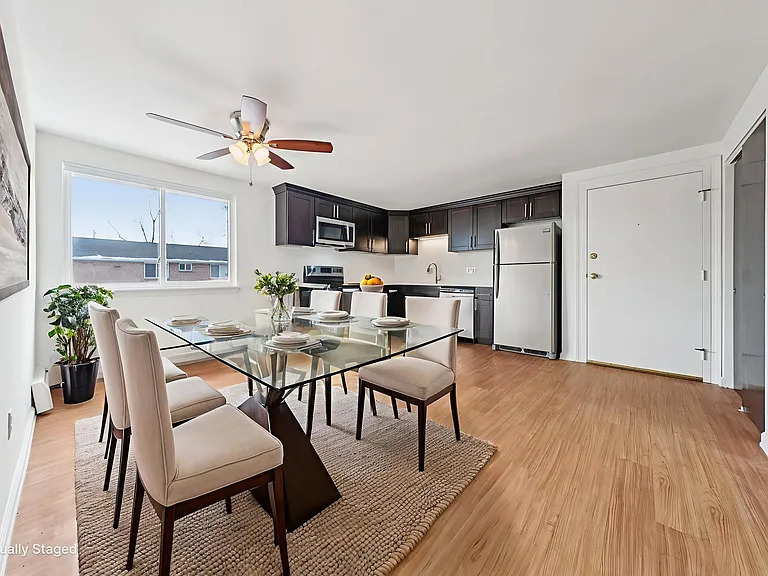 Losson Garden Apartments — Photo 20