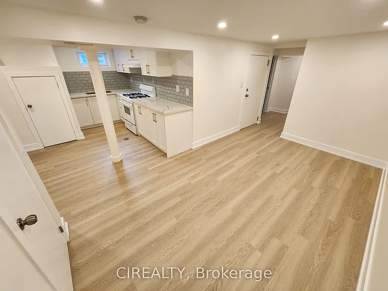 188 Cherrywood Dr #LOWER — Photo 3