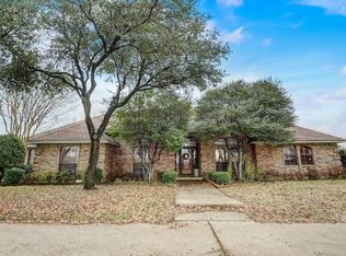 804 Rock Creek Dr, Red Oak, TX 75154