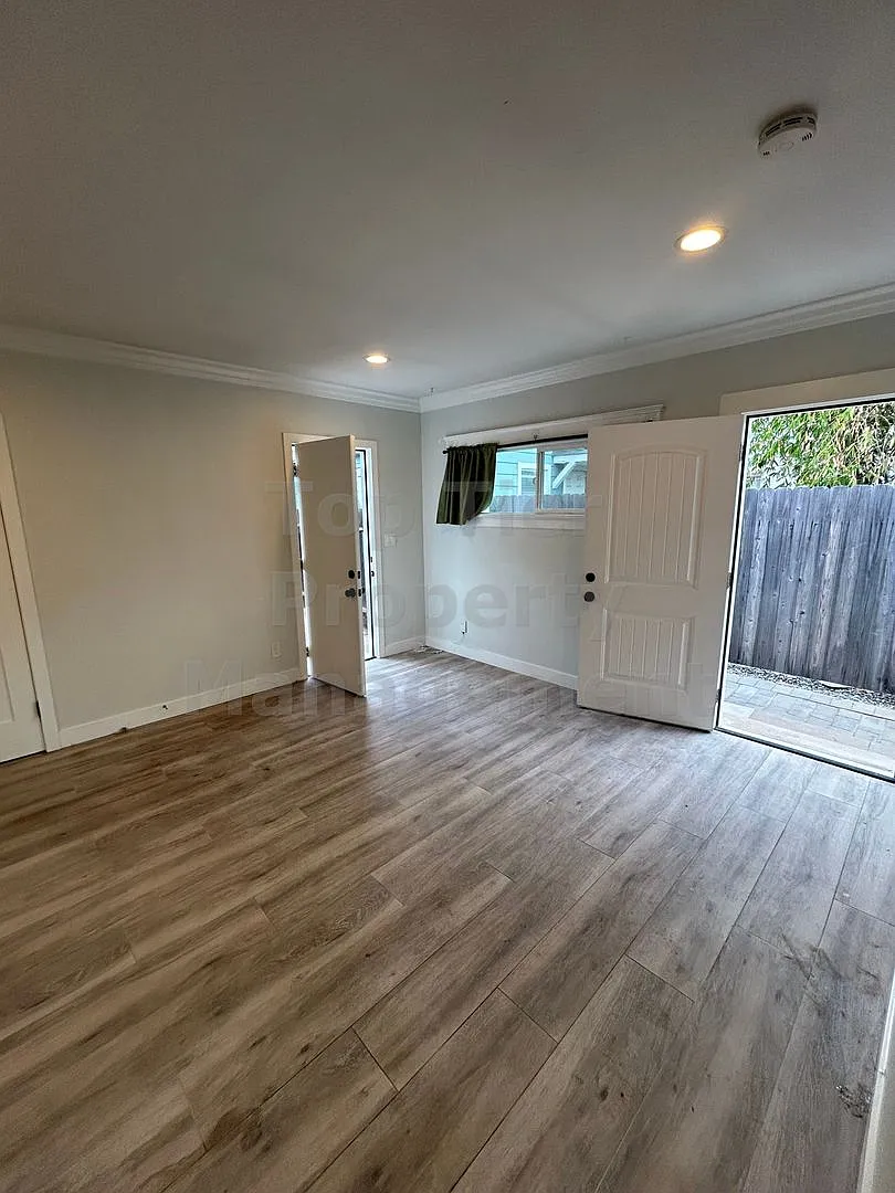 Charming Studio Cottage in South Park - Available 08/31 — Photo 4