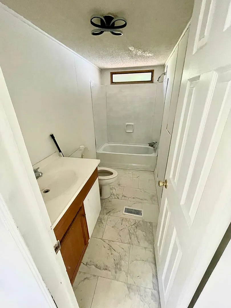 Southern Alamance Spacious Home For Rent In Graham — Photo 4