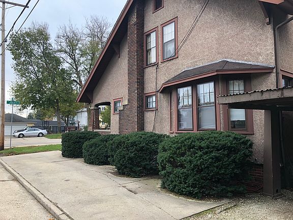 3rd image of 725 Joliet St APT 1