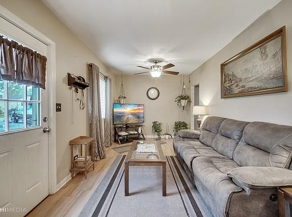 4th image of 37336 N Cremona Ave