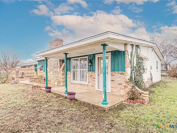 3rd image of 406 S Mary Jo Dr