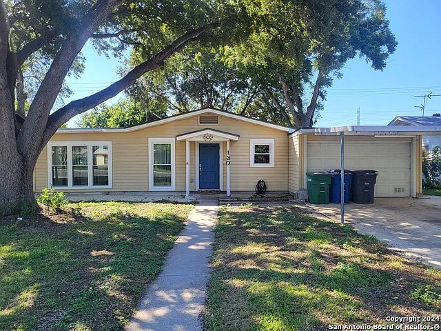 3 bed, 1.0 bath, 1128 sqft, $1,650 — Photo 2