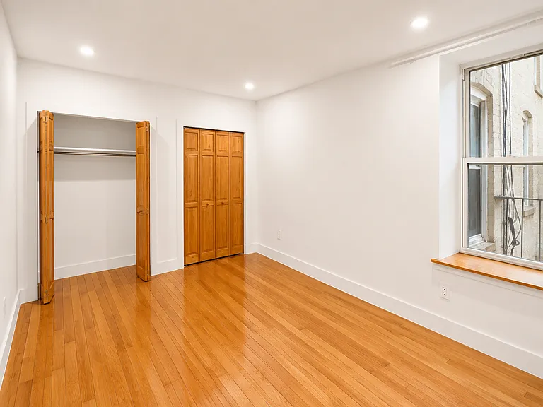 175 Pinehurst Ave #1E — Photo 6