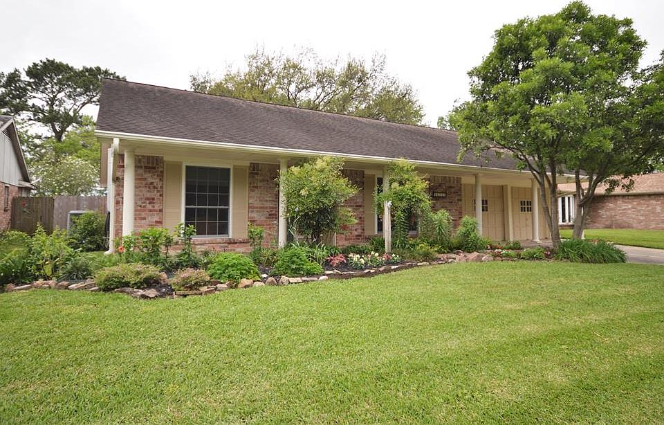 1st image of 16238 La Avenida Dr