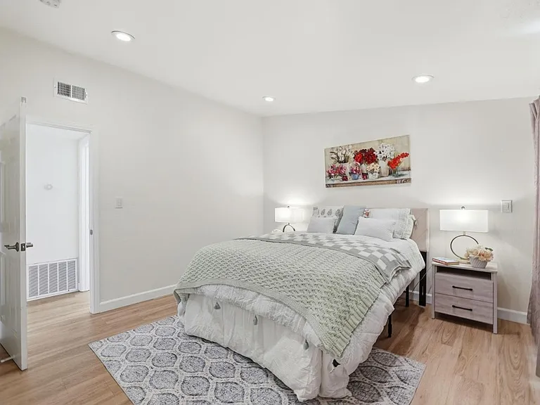 1800 Seaview Dr — Photo 3