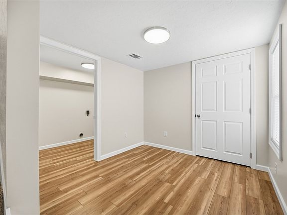4th image of 310 Madison Ave