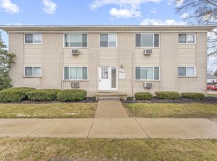 1006 6th St #4, Wyandotte, MI 48192
