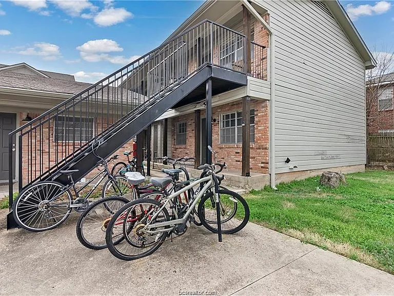 3906 Aspen St #E — Photo 2