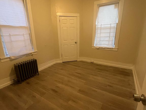 3rd image of 84 Grace St Floor 2
