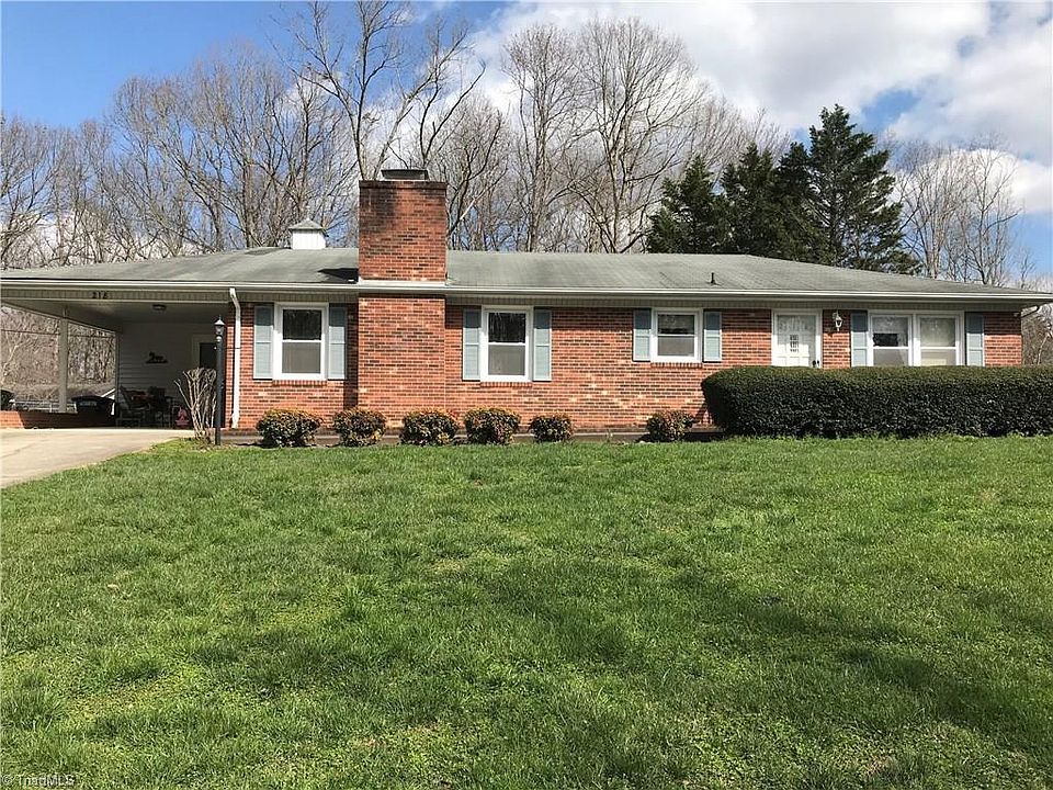 1st image of 218 Forest Knoll Dr
