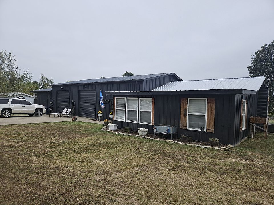 1st image of 2334 Cave Hollow Rd