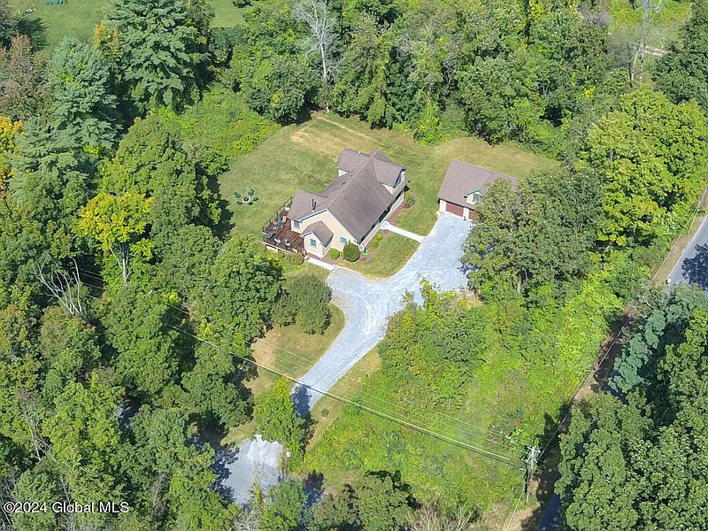 5th image of 4 Hillman Road