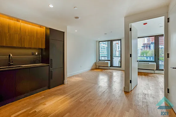 Rented by EXR | media 40