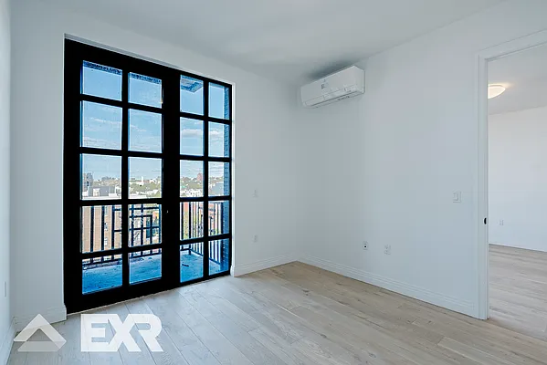 Rented by EXR | media 38