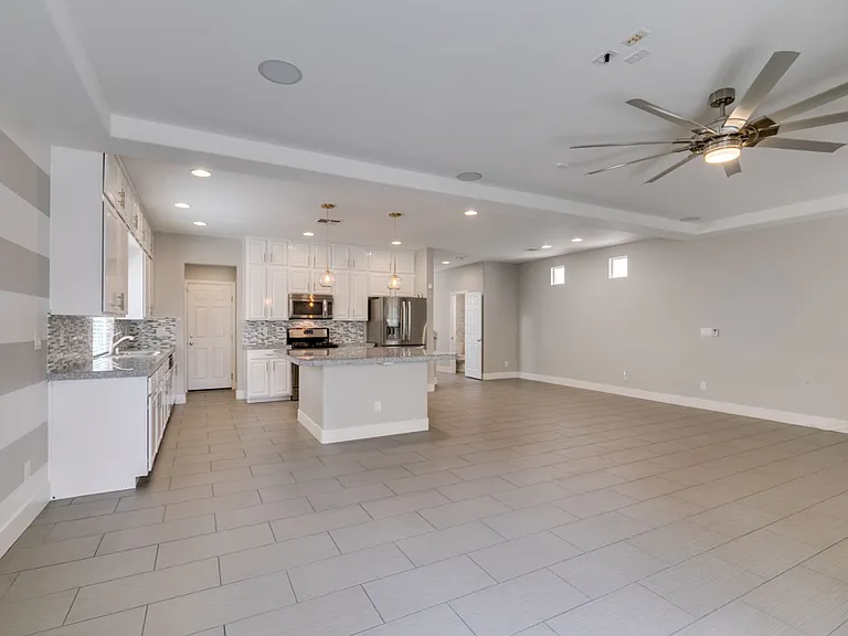 4586 W Camero Ave — Photo 16