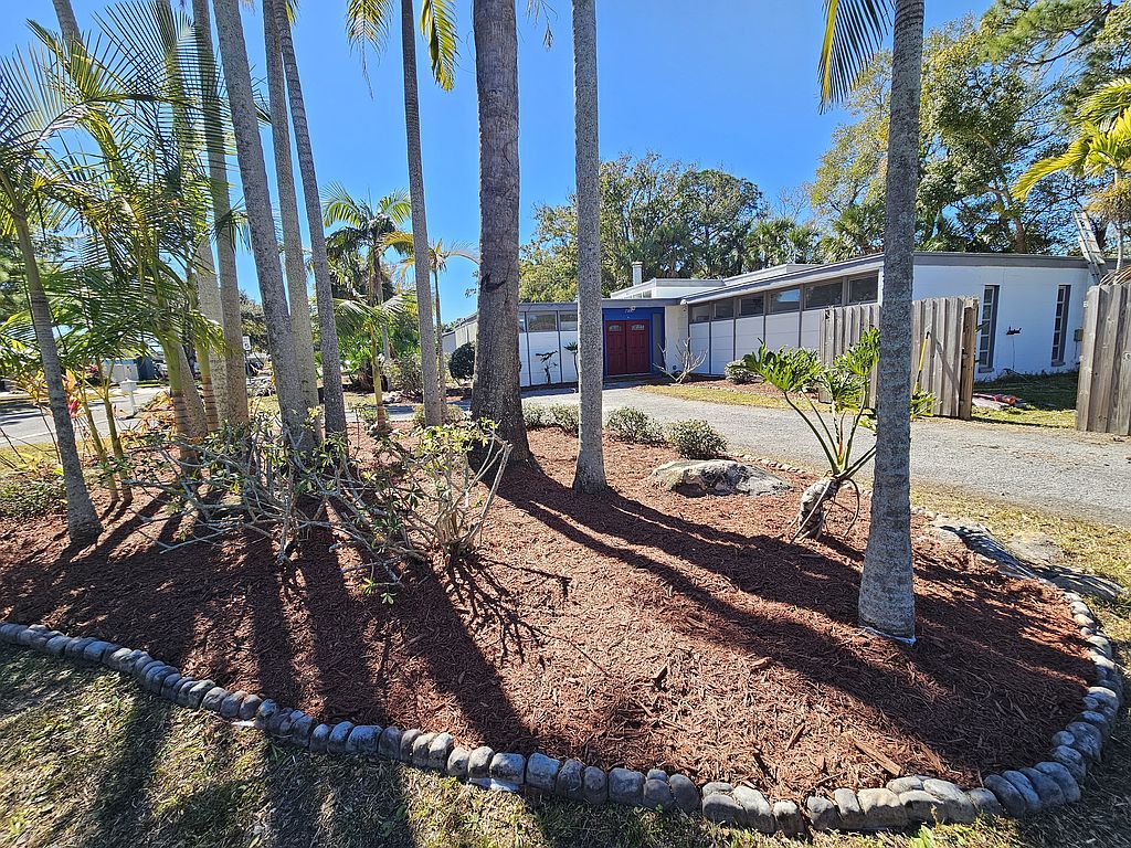 7990 42nd St N - Property Image