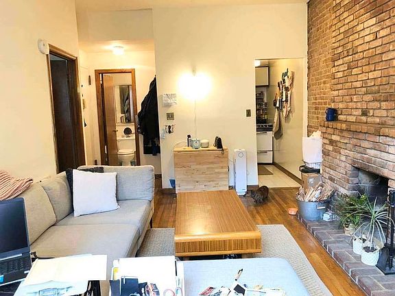 2nd image of 158 W 75th St APT 3B