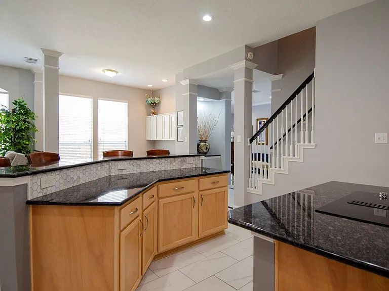 1211 Campton Ct — Photo 18