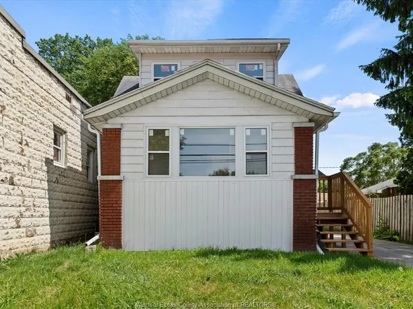 6045 Wyandotte St E, Windsor, ON N8S 1N3